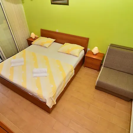 Mustapic Apartment *
